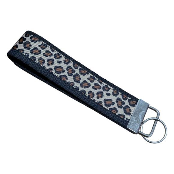 Animal Print Keychain Wristlet Fabric Key FOB Accessory‎ Present Leopard Cheetah - Picture 2 of 5